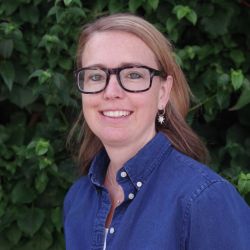 Mira Weimar, Weimar Beschriftung